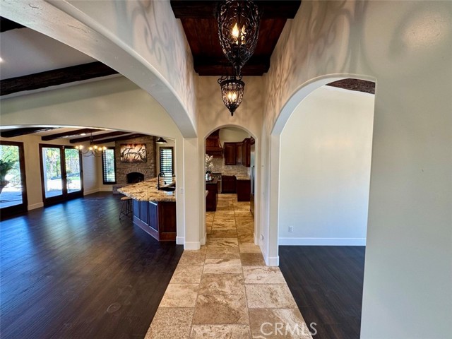 1415 Via Vallarta, Riverside CA: https://media.crmls.org/medias/564dc985-70fd-465c-a98c-6c254b6933f3.jpg