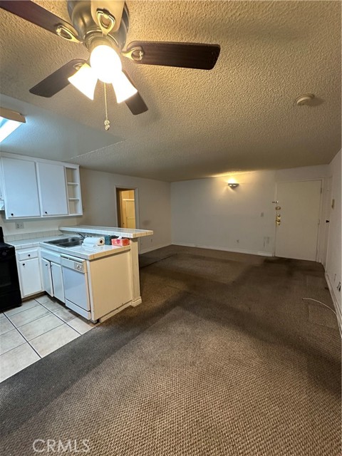 Detail Gallery Image 2 of 14 For 18530 Hatteras St #212,  Tarzana,  CA 91356 - 2 Beds | 2 Baths