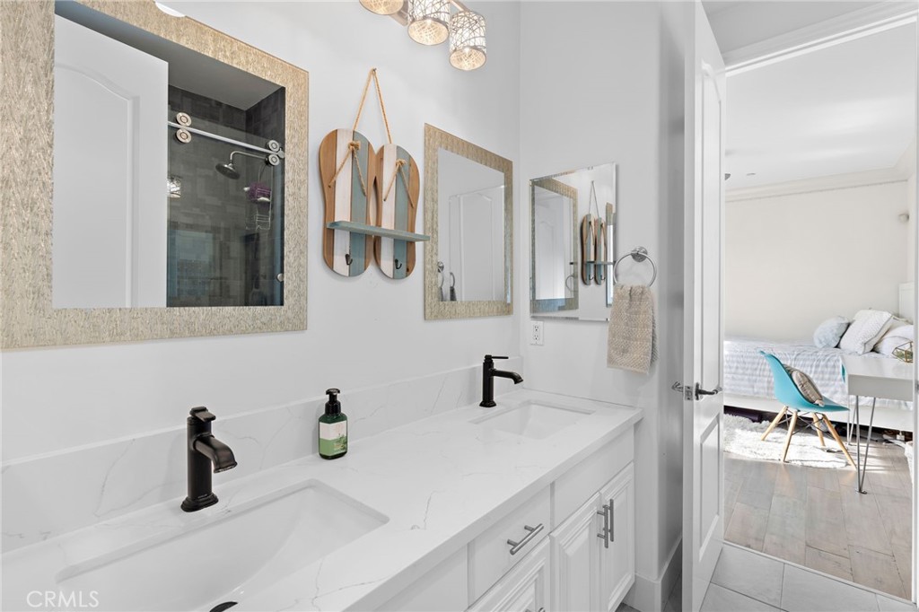 MLS #OC25022354 img 21