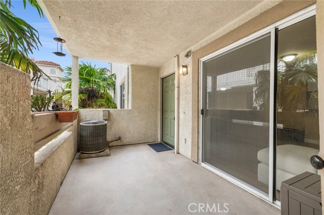 3605 E Anaheim Street, Long Beach CA: https://media.crmls.org/medias/564e3d3f-c381-4e3f-944b-88b617ee5807.jpg