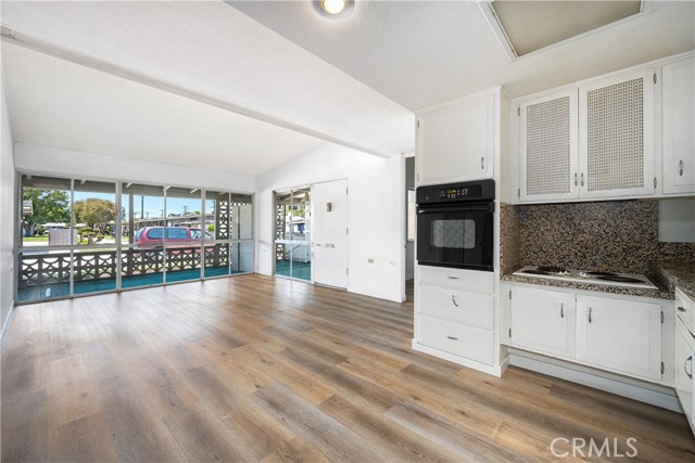 13341 St Andrews Drive, Seal Beach CA: https://media.crmls.org/medias/564e5026-4d25-48c0-bd5d-ebff8e3fb7f8.jpg