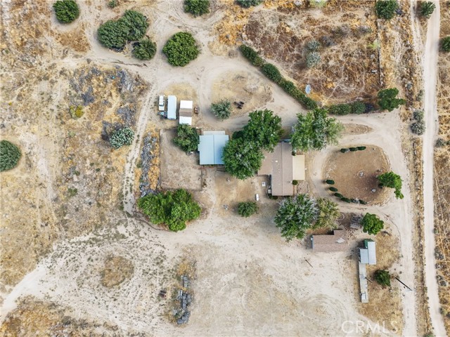 5150 Yucca Terrace Road, Phelan CA: https://media.crmls.org/medias/564ea950-bb67-4078-81ac-ab967271ef4e.jpg