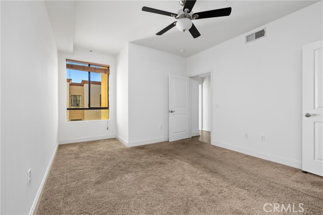 Detail Gallery Image 13 of 28 For 6938 Laurel Canyon Blvd #304,  North Hollywood,  CA 91605 - 2 Beds | 2 Baths