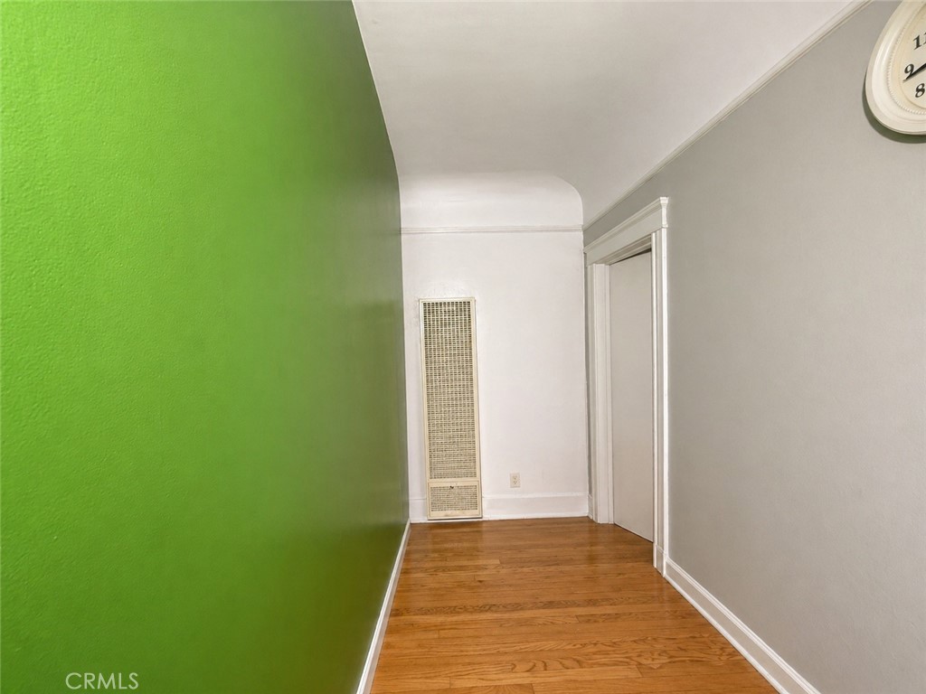 https://media.crmls.org/medias/565090d1-6fa3-4cc7-b0ee-0b37819e47e5.jpg?preset=X-Large