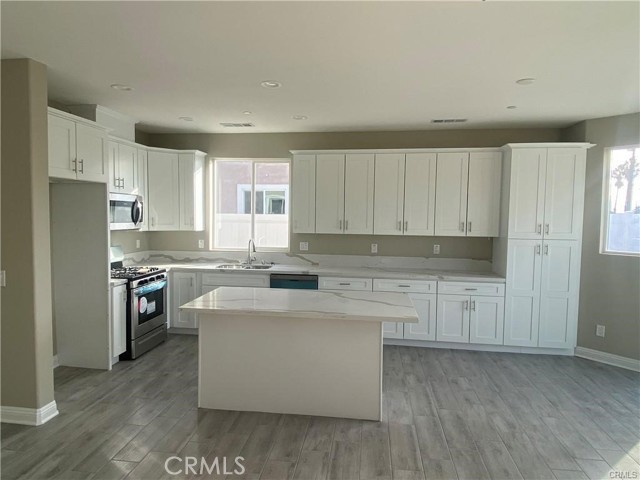 Detail Gallery Image 6 of 14 For 1597 W Mcwethy, Rialto,  CA 92376 - – Beds | – Baths