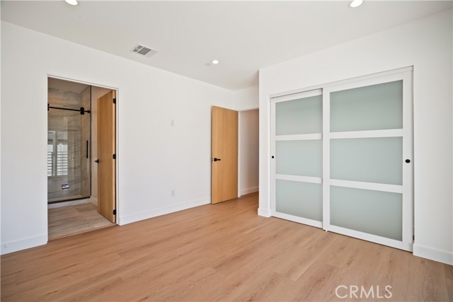 Detail Gallery Image 19 of 75 For 6935 Jellico Ave, Lake Balboa,  CA 91406 - 8 Beds | 8 Baths