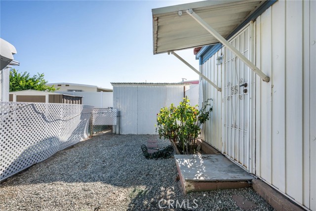 990 Santa Elena Way, Hemet CA: https://media.crmls.org/medias/5651ca59-cf32-48a7-80f3-1b342e36d244.jpg