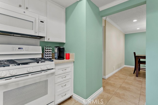 Detail Gallery Image 12 of 22 For 8877 Lauderdale Ct 212b,  Huntington Beach,  CA 92646 - 2 Beds | 2 Baths