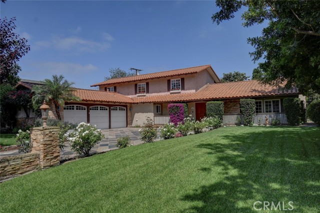 12441 La Bella Drive, Santa Ana CA: https://media.crmls.org/medias/5652daa7-53dd-43ab-93f1-ccb9454e2b4b.jpg