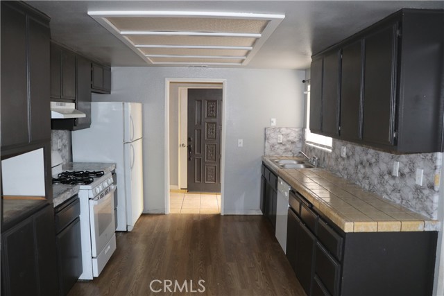 Detail Gallery Image 3 of 16 For 7864 Newhall Ave, Hesperia,  CA 92345 - 3 Beds | 2 Baths