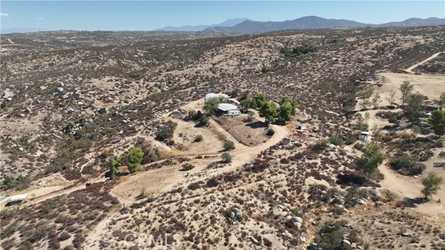 Detail Gallery Image 2 of 12 For 42577 E Benton Rd, Hemet,  CA 92544 - 2 Beds | 2 Baths