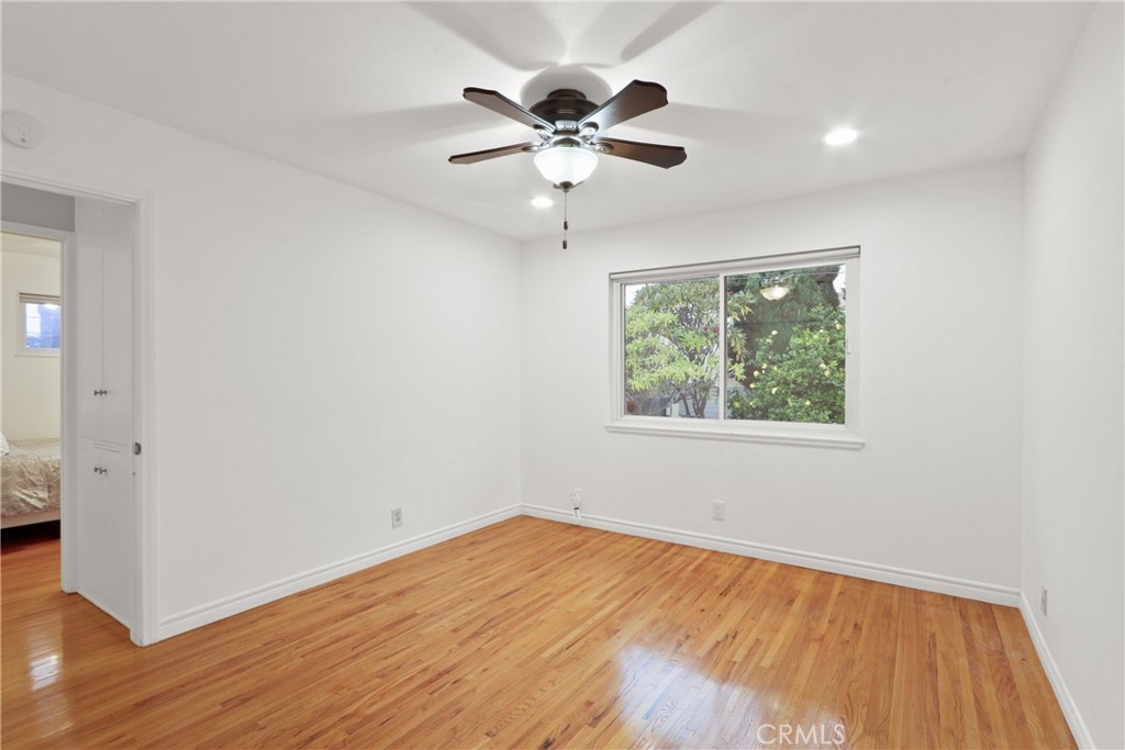 MLS #OC25260013 image #23