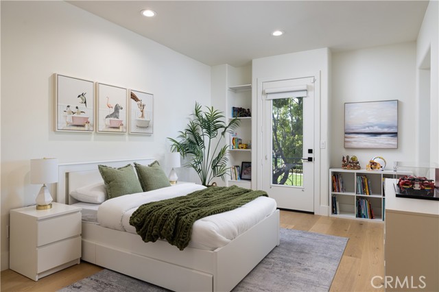 Detail Gallery Image 10 of 28 For 34 Montgomery, Newport Beach,  CA 92660 - 5 Beds | 4/1 Baths