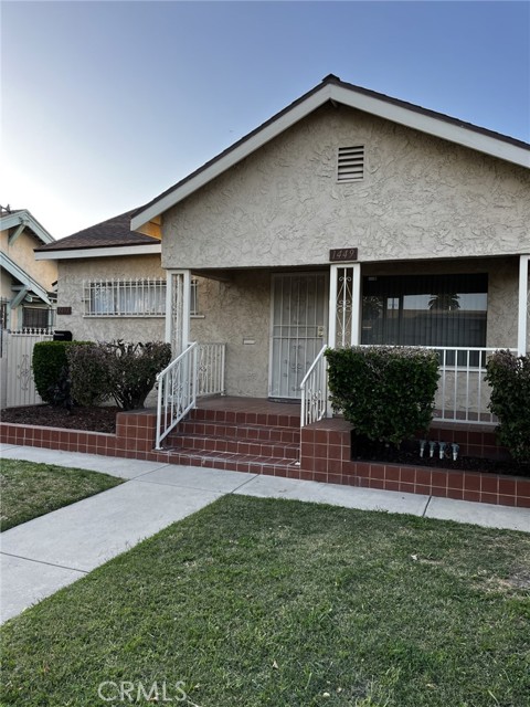 Detail Gallery Image 3 of 47 For 1449 W 45th St, Los Angeles,  CA 90062 - 4 Beds | 2 Baths