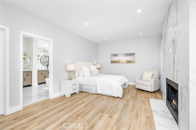 5923 Etiwanda Avenue, Tarzana CA: https://media.crmls.org/medias/56557687-d49e-48d6-8191-a43782cb5f2a.jpg