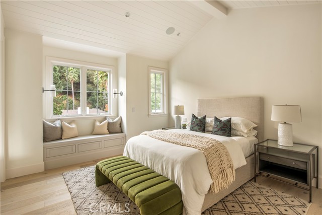 Detail Gallery Image 35 of 42 For 1090 Moraga Dr, Bel Air,  CA 90049 - 5 Beds | 5/1 Baths