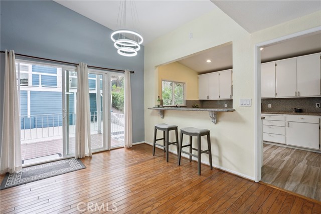 5254 Don Pio Drive, Woodland Hills CA: https://media.crmls.org/medias/5656c7d0-5c00-42a8-a8a5-e2e7ce2f5a03.jpg