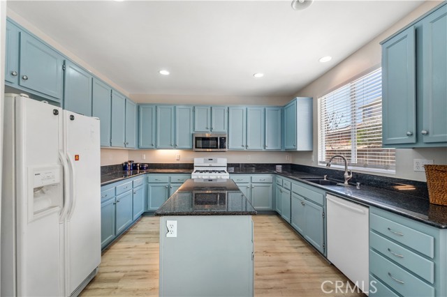 Detail Gallery Image 8 of 31 For 28773 Eridanus, Menifee,  CA 92586 - 6 Beds | 3 Baths