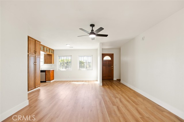 8216 Glencrest, Sun Valley CA: https://media.crmls.org/medias/565736f4-98a7-4330-b1cb-7e791d23f270.jpg