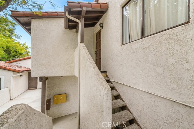 930 Philinda Avenue, Santa Barbara CA: https://media.crmls.org/medias/5657c39b-96b3-4a9e-8944-2a40139aa479.jpg