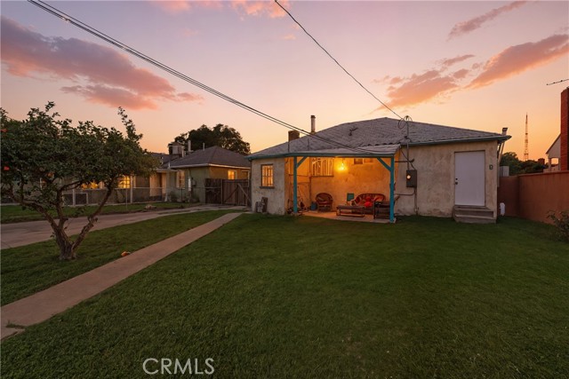 3834 West Boulevard, Los Angeles CA: https://media.crmls.org/medias/5657c56e-8e85-4b1a-b6f7-cf2662786d2e.jpg