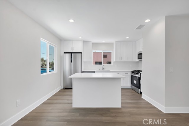 1234 W 89th Street, Los Angeles CA: https://media.crmls.org/medias/5657fdb2-f5b8-4e2a-ba79-a48ff67d32d1.jpg