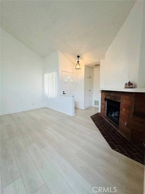 Detail Gallery Image 4 of 31 For 602 Dunes Ct, Ontario,  CA 91761 - 2 Beds | 2 Baths