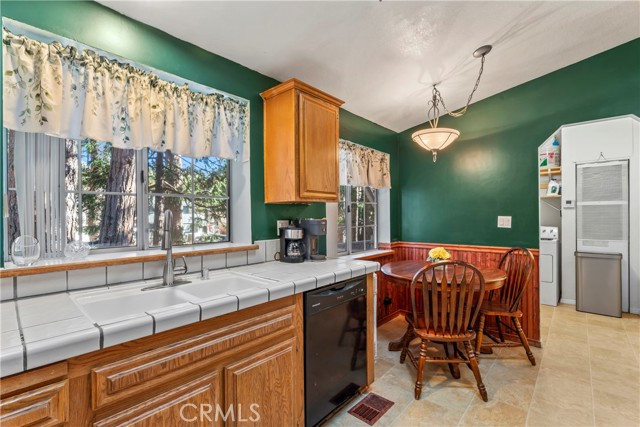 Detail Gallery Image 17 of 35 For 2113 Spring Oak, Running Springs,  CA 92382 - 3 Beds | 2 Baths