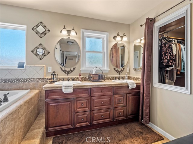 Detail Gallery Image 14 of 40 For 15242 Poppy Meadow St, Canyon Country,  CA 91387 - 3 Beds | 3 Baths