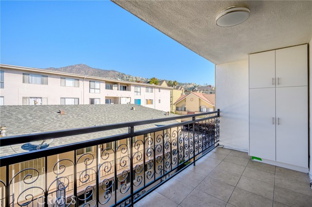 Detail Gallery Image 9 of 29 For 1236 N Columbus Ave #12,  Glendale,  CA 91202 - 2 Beds | 2 Baths