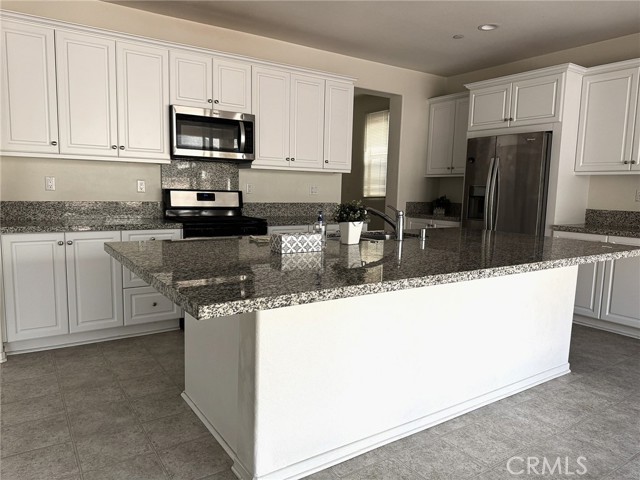 3210 E Rutherford Drive, Ontario CA: https://media.crmls.org/medias/565bfc01-d8da-4469-b034-63f8f1cf076b.jpg