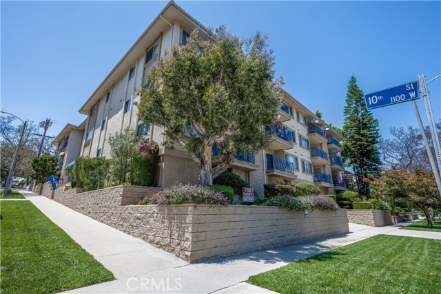 Detail Gallery Image 1 of 34 For 1110 W 10th St #303,  San Pedro,  CA 90731 - 2 Beds | 2 Baths