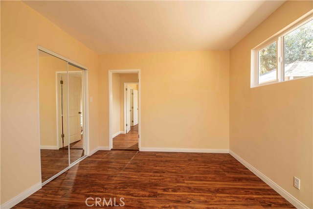 6911 Enfield Avenue, Reseda CA: https://media.crmls.org/medias/565cd069-b68e-4ae1-af5b-f16b7fc49c7d.jpg