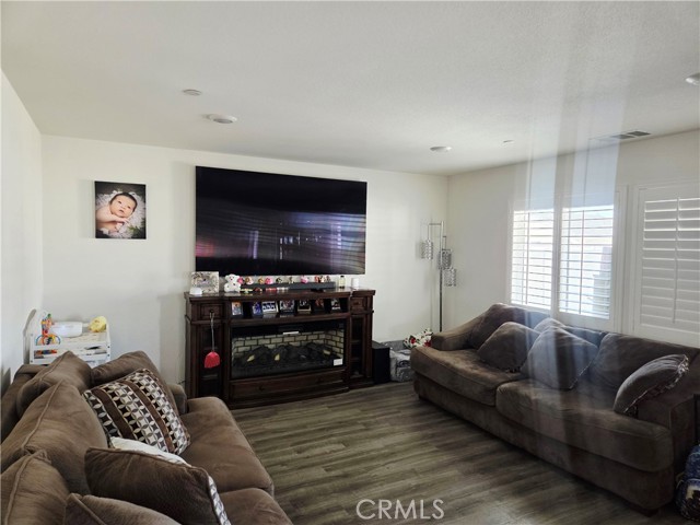 Detail Gallery Image 4 of 9 For 1821 Bridle Trl, San Jacinto,  CA 92582 - 4 Beds | 3 Baths