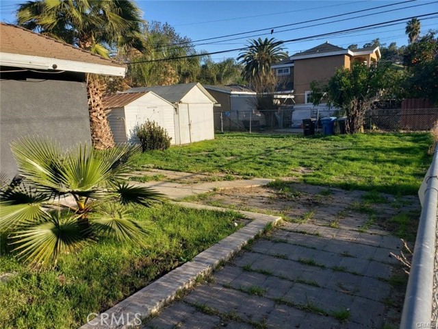 Detail Gallery Image 9 of 10 For 16510 Lakeshore Dr, Lake Elsinore,  CA 92530 - 2 Beds | 1 Baths