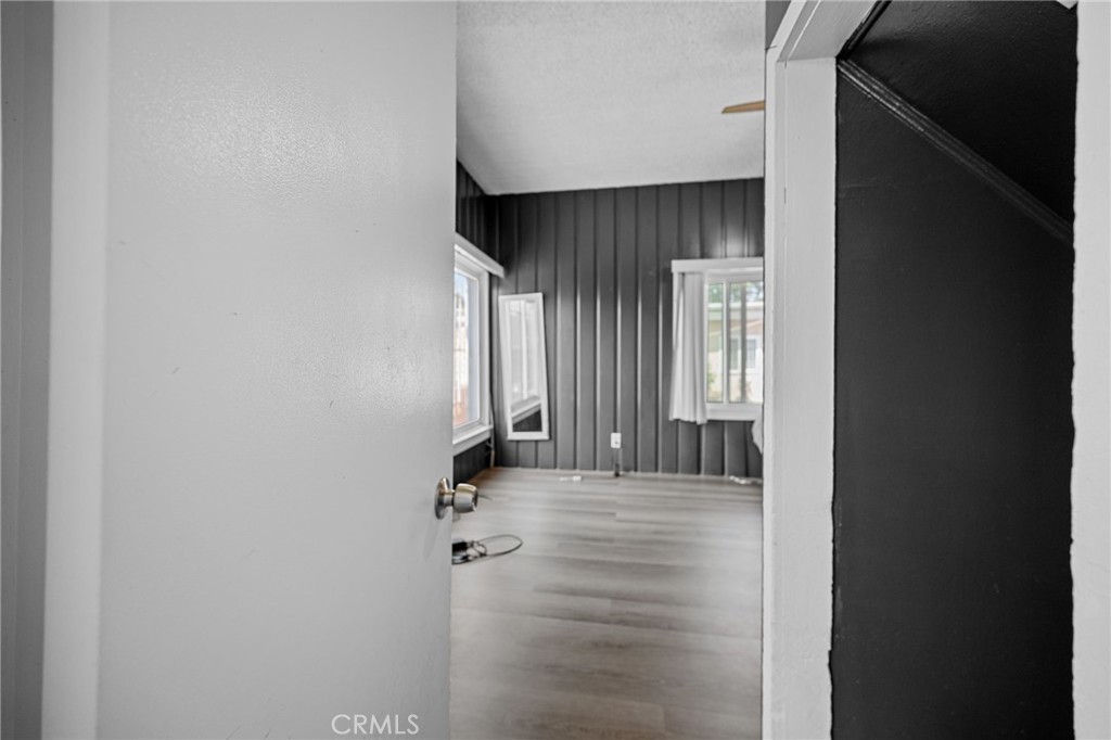 https://media.crmls.org/medias/56604481-0630-462d-9716-d65f25939074.jpg?preset=X-Large