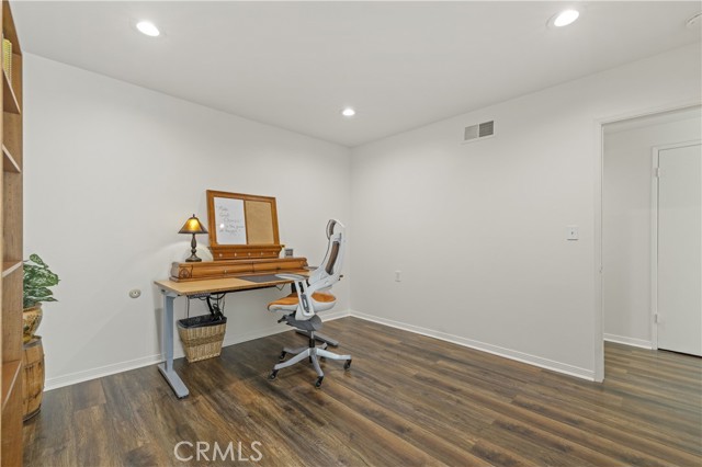 Detail Gallery Image 35 of 57 For 26817 Oak Branch Cir, Newhall,  CA 91321 - 2 Beds | 2 Baths