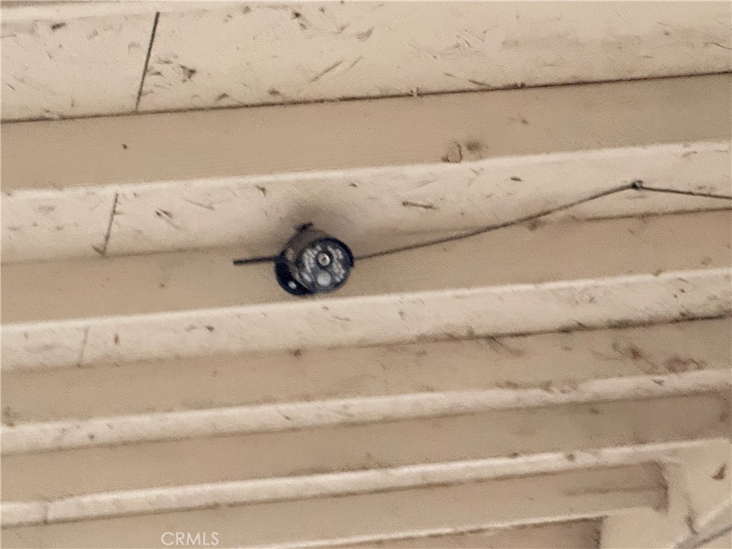 https://media.crmls.org/medias/5660e54c-93f2-4a9a-b40d-3dd6f13667e8.jpg?preset=X-Large