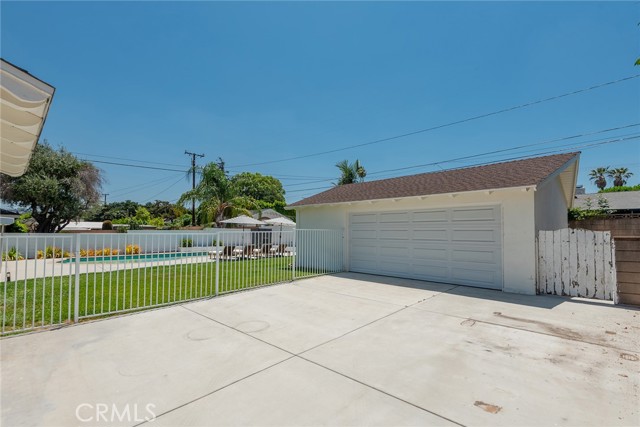 2116 E Thackery Street, West Covina CA: https://media.crmls.org/medias/5660f013-ae17-466d-ae74-8b27b6475bac.jpg