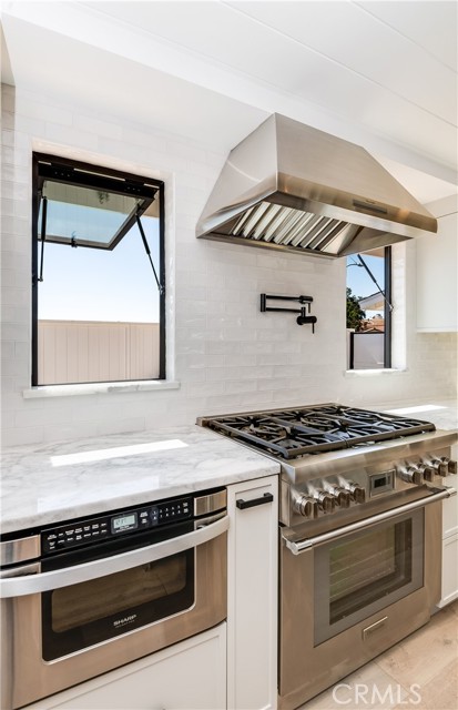 3212 Poinsettia Avenue, Manhattan Beach, California 90266, 3 Bedrooms Bedrooms, ,2 BathroomsBathrooms,Residential,Sold,Poinsettia,SB22036915