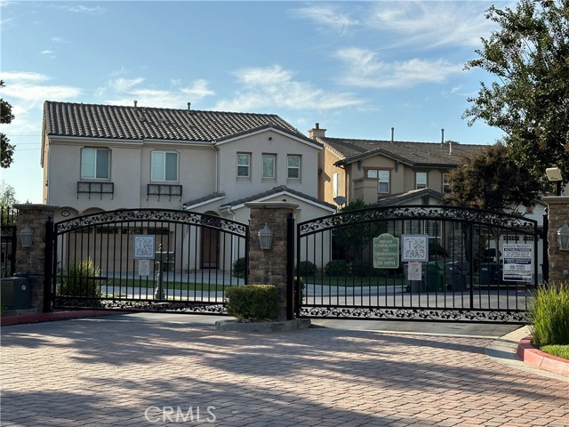 Detail Gallery Image 3 of 24 For 1251 W Marigold Ave, La Habra,  CA 90631 - 5 Beds | 4 Baths