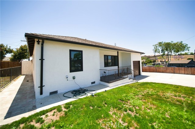 1336 W 118th Street, Los Angeles CA: https://media.crmls.org/medias/5661e0e7-965e-40c2-84cd-febcca90aa4d.jpg