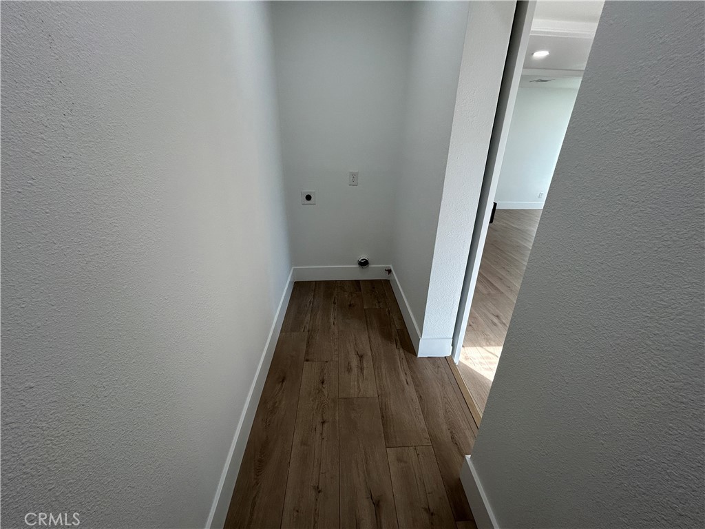 https://media.crmls.org/medias/56624da4-4aaf-4a2d-bbcf-f37e8186bf4e.jpg?preset=X-Large
