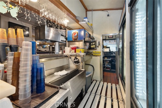 320 W Foothill Blvd, Upland CA: https://media.crmls.org/medias/566281cd-e83e-44ed-a68e-fd3ba7e369c2.jpg