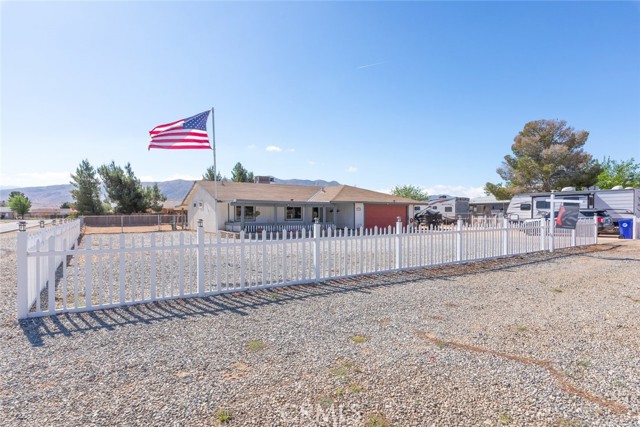 Detail Gallery Image 5 of 38 For 21141 Nandina, Apple Valley,  CA 92308 - 3 Beds | 2 Baths