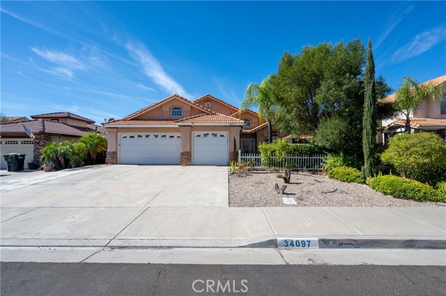 Detail Gallery Image 2 of 40 For 34097 Autumn Sage Ct, Wildomar,  CA 92595 - 4 Beds | 3 Baths