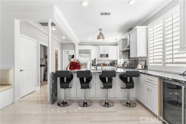 Detail Gallery Image 10 of 70 For 5149 Sammy Hagar, Fontana,  CA 92336 - 6 Beds | 4/1 Baths