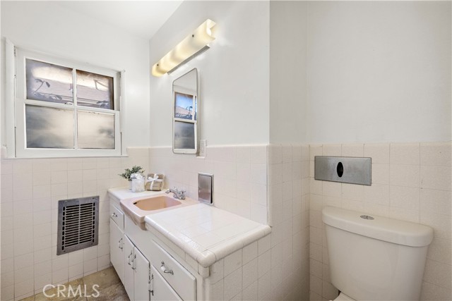 Detail Gallery Image 20 of 34 For 552 N Broadmoor Ave, West Covina,  CA 91790 - 4 Beds | 2 Baths