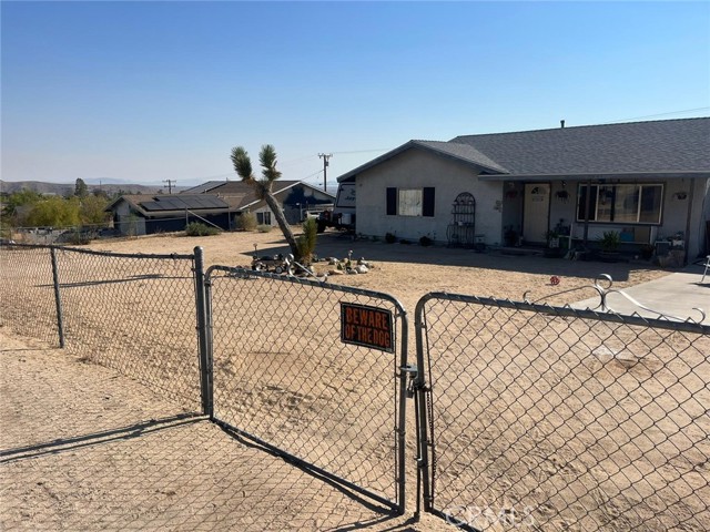 Detail Gallery Image 2 of 6 For 7537 Elwood St, Joshua Tree,  CA 92252 - 2 Beds | 1 Baths