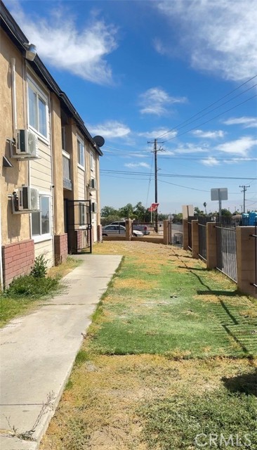 707 Sterling Road, Bakersfield CA: https://media.crmls.org/medias/56650a9a-6243-4f84-bd87-62e569f6e90b.jpg